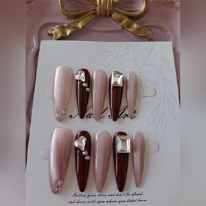 Chic Burgundy and Pink Press-On Nail Set    Extra Small XS
